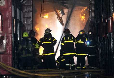 Incendio deja nueve bomberos muertos en Argentina. (Foto Prensa Libre: AP).