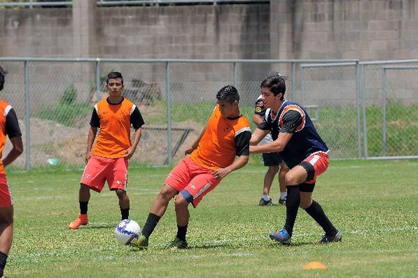 Selección Sub 20 de Guatemala enfrenta a Costa Rica. (Foto Prensa Libre: cortesía FEDEFUT)