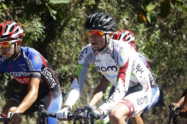 Ramiro Rincón, derecha, captado ayer en el ascenso a San Lucas Sacatepéquez. (Foto Prensa Libre: Eduardo González)