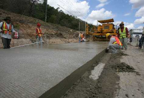 Bancos multilaterales financiarán ampliación de carreteras. (Foto Prensa Libre: Hemeroteca PL)