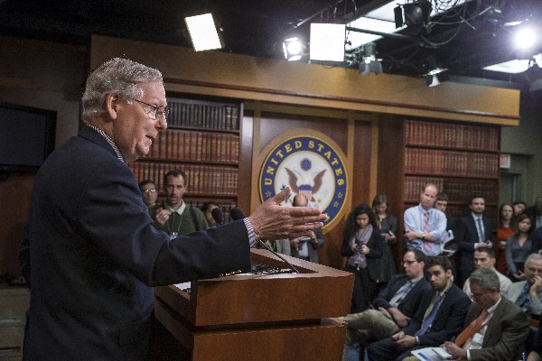 Mitch McConnell, anunció que el Congreso de EE.UU. endurece condiciones del programa de exención de visas.