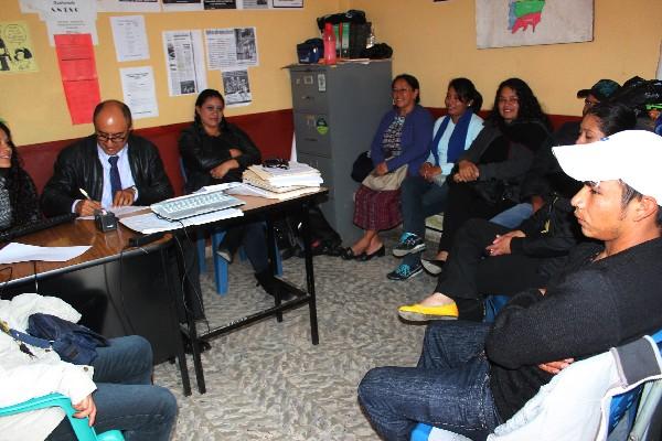 Grupo de extrabajadores del hospital de Chimaltenango   pide ser  reinstalados.