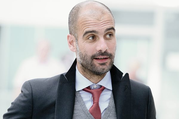 El entrenador español del FC Bayern Múnich, Josep Guardiola, viajó ayer junto con sus pupilos a Portugal. (Foto Prensa Libre: EFE)