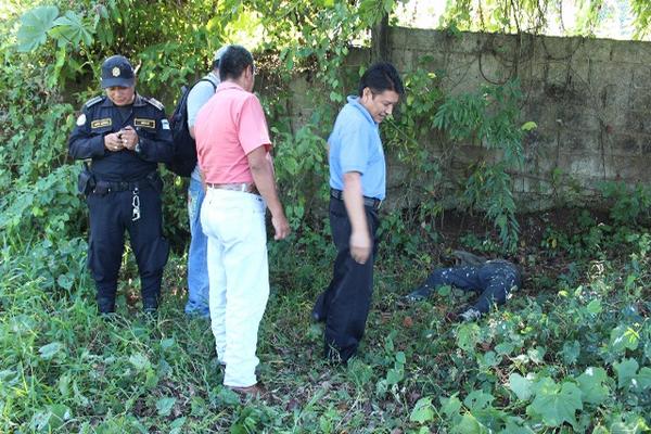 Cadáver fue encontrado en terreno de finca La Asunción, en Coatepeque. (Foto Prensa Libre: Alexánder Coyo)<br _mce_bogus="1"/>