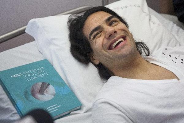 Radamel Falcao comenzó a tomar oxígeno hiperbárico este lunes, con la idea de favorecer la cicatrización. (Foto Prensa Libre: EFE)