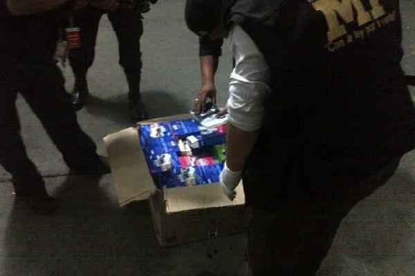 Incautación de droga transportada en cajas. (Foto Prensa Libre: Archivo)