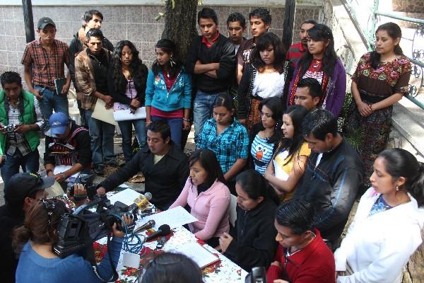 jóvenes informan acerca de las  conclusiones  del encuentro departamental.