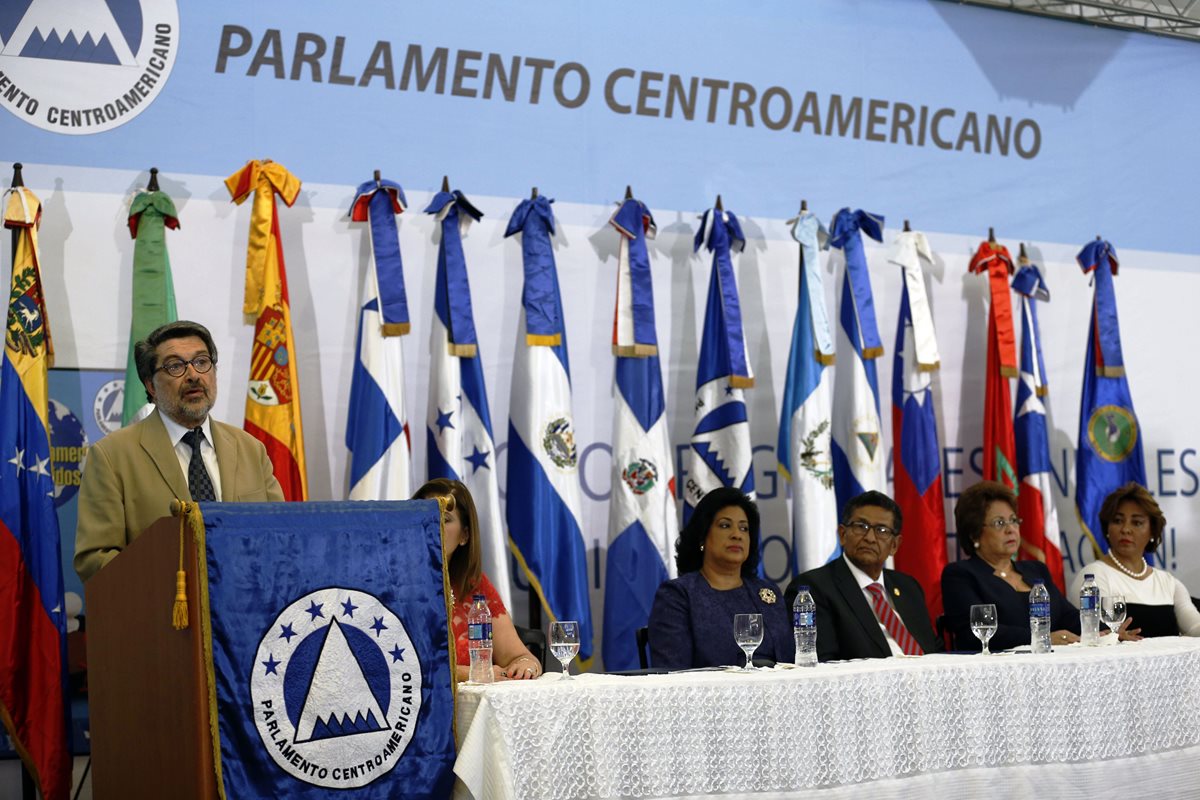 Quiénes son los 20 diputados al Parlacen y cuánto le cuestan a Guatemala