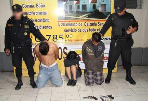 Menores sindicados de asesinato en colonia El Milagro. (Foto Prensa Libre: PNC)