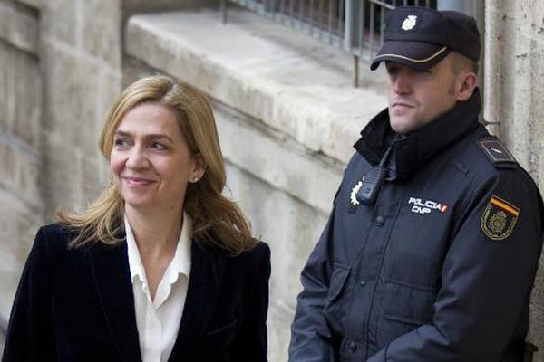 La infanta Cristina llega a los juzgados de Palma de Mallorca. (Foto Prensa Libre:AFP).