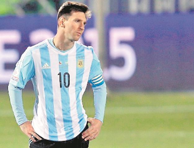 Messi fue duramente criticado en la final de la Copa América, cuando Argentina perdió con Chile.(Foto Prensa Libre: AFP)