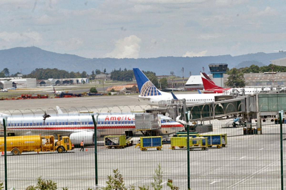 autoridades esperan  mejorar en seis meses  las condiciones de la terminal aérea La Aurora.