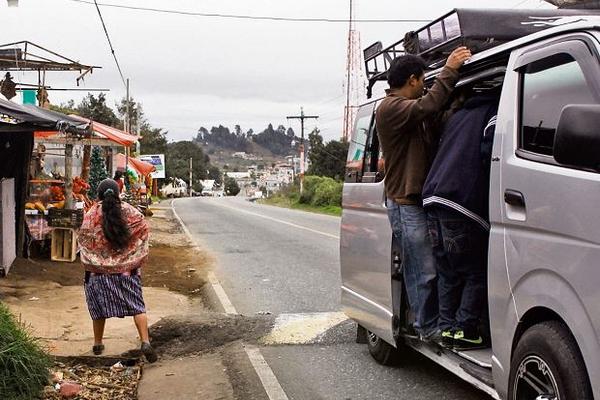 En el tramo entre Los Encuentros y Chichicastenango se encuentran   37 túmulos,   pero son insuficientes para evitar el alto número de accidentes.