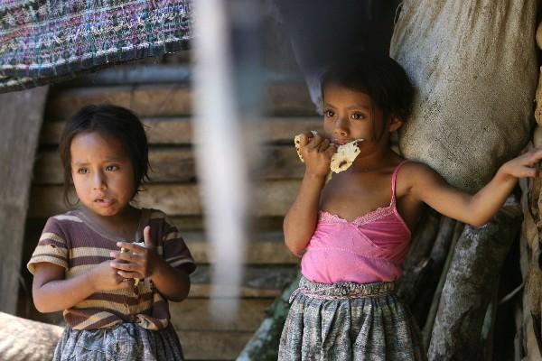 Guatemala se mantiene rezagada en la lucha contra la desnutrición. (Foto Prensa Libre: Archivo)