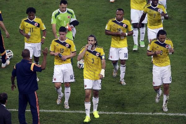 Colombia y Uruguay juegan por un pase para los cuartos de final. Partido en el Maracaná. (Foto Prensa Libre: AP)