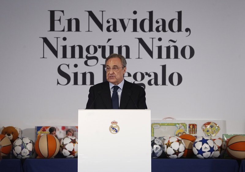 Pérez ha sido cuestionado por los recientes fichajes del Real Madrid. (Foto Prensa Libre: EFE)