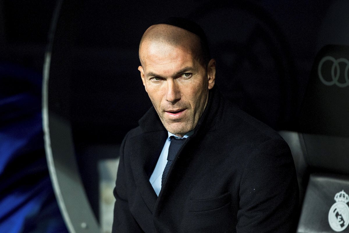 Zidane trata de transmitir calma a los aficionados del Real Madrid y asegura que "no están mal". (Foto Prensa Libre: EFE)