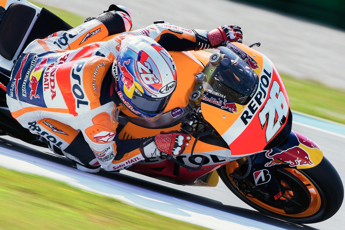 Dani Pedrosa durante los ensayos libres en el circuito de Assen. (Foto Prensa Libre: AP)