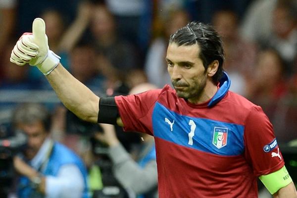 Gianluigi Buffon celebra el pase a la final. (Foto Prensa Libre: AFP)