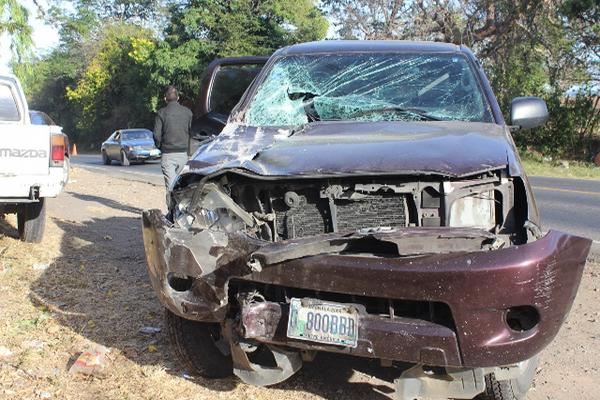 Al parecer el exceso de velocidad podría haber ocasionado el accidente donde resultó herida la gerente del Hospital Nacional de Jutiapa. (Foto Prensa Libre: Oscar González)