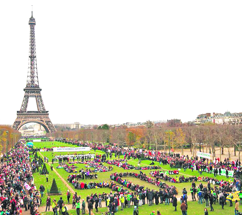 Rerservas hoteleras cayeron en París durante fiestas de fin de año. (Foto Prensa Libre: AFP)