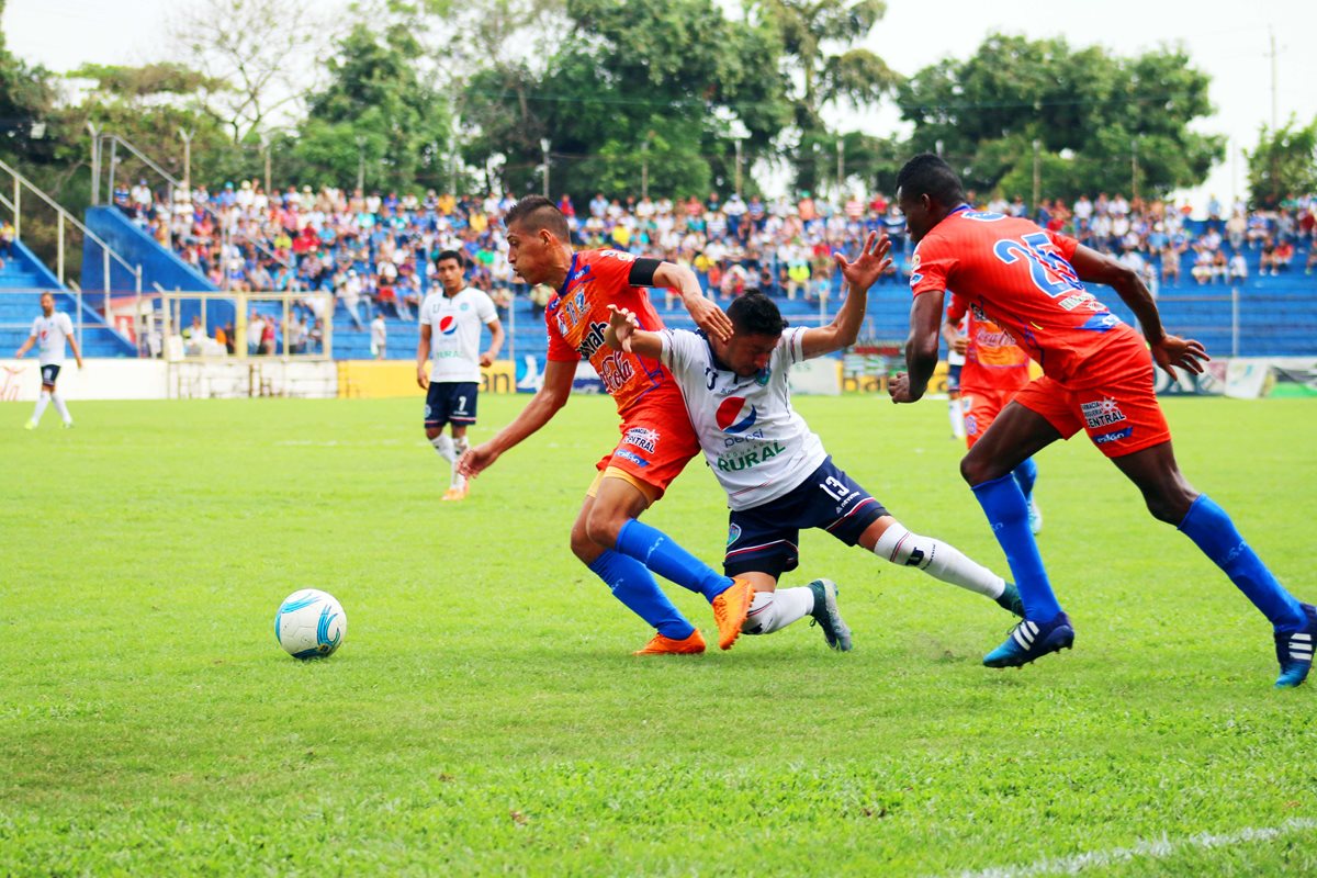 Deportivo Suchitepéquez visitará la cancha del Marquesa de la Ensenada y llega motivado luego del triunfo frente a la Universidad. (Foto Prensa Libre: Omar Méndez)