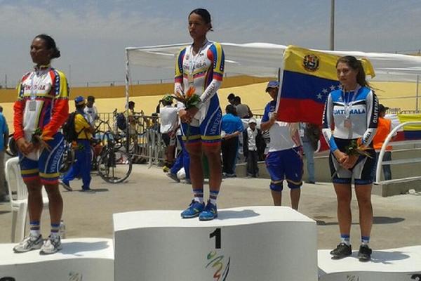 Nicole Bruderer, al momento de la premiación. (Foto Prensa Libre: cortesía COG)