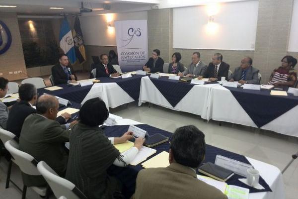 La reunión se desarrolló en la universidad Da Vinci, zona 4. (Foto Prensa Libre: Erick Ávila)