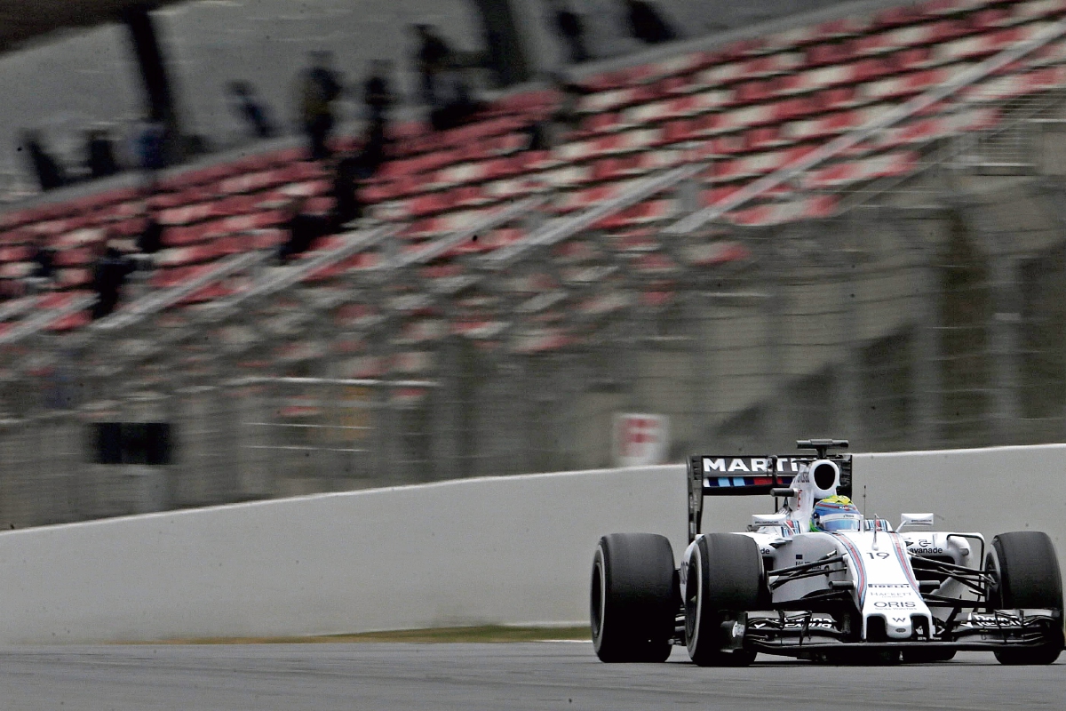 El piloto brasileño de Williams, Felipe Massa, durante la primera jornada  de la F1 que se celebran en el Circuito de Catalunya de Montmeló. (Foto Prensa Libre: EFE)