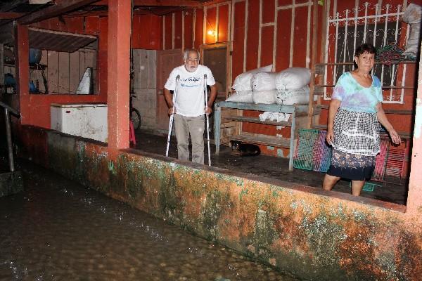 Una de las cuatro viviendas afectadas en  Entre Ríos, debido a que el alcantarillado no soportó el caudal.