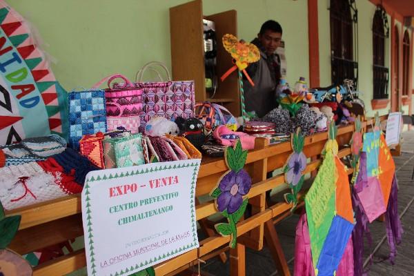 Diversos artículos se exhiben para la venta en el reclusorio de la cabecera de Chimaltenango.