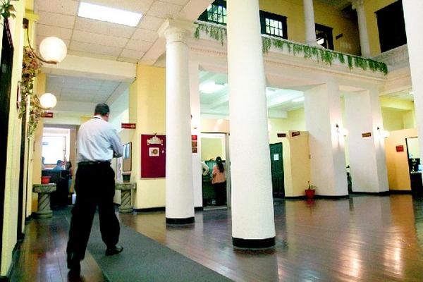 Interior de    la sede del Instituto de la Defensa Pública Penal.