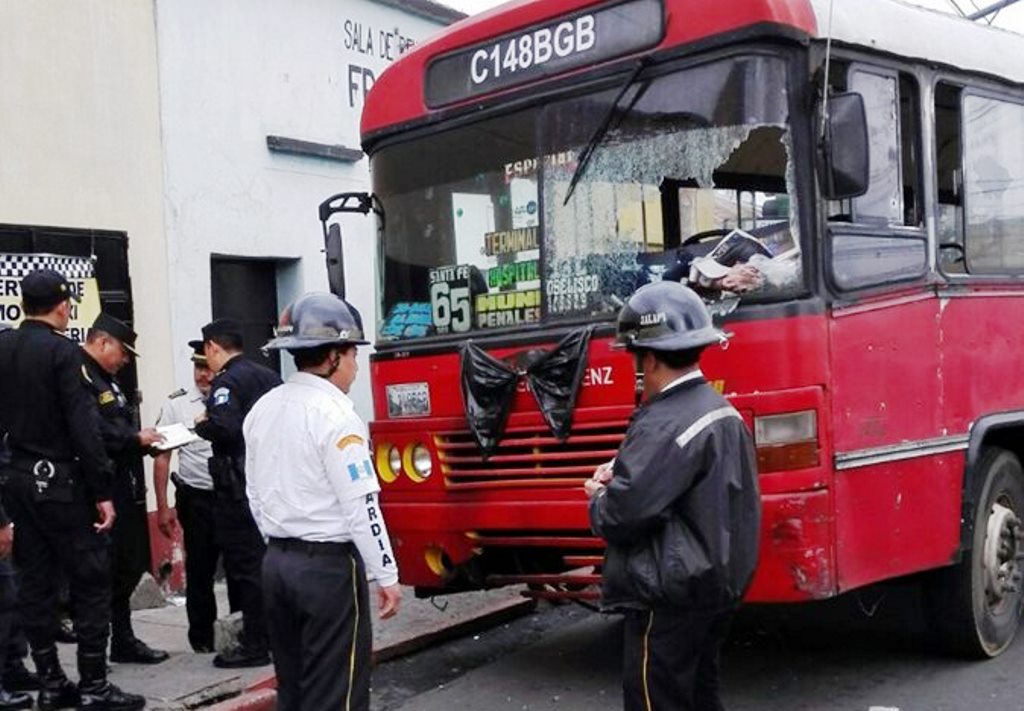 Soldado Resulta Herido En Ataque A Bus En La Zona 1