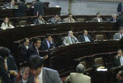 Los diputados señalan que pese a expresar  buenas intenciones, varias leyes prioritarias solo podrán aprobarse  hasta después del próximo  6 de noviembre.