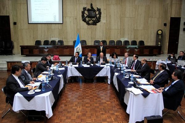 Las Comisiones de Postulación deben integrarse para elegir a los candidatos para los magistrados de la CSJ, de Apelaciones  y de la Contraloría. (Foto Prensa Libre: Archivo)