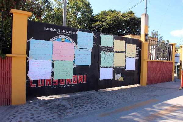 Portón de la entrada al Consurori, que permaneció cerrado durante un mes.