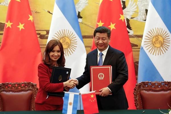 La mandataria argentina participó en un foro de negocios en China durante su visita. (Foto Prensa Libre: AP).