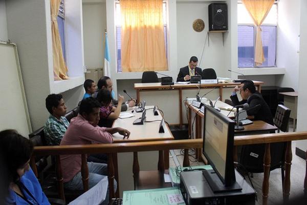 Sentenciados por retención de agentes. (Foto Prensa Libre: Hugo Oliva)