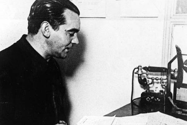 Federico García Lorca fue un poeta y prosista español que nació en 1898 y falleció en 1936.