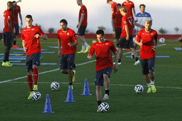 Suiza ya rodó el balón en territorio brasileño. (Foto Prensa Libre: AFP)