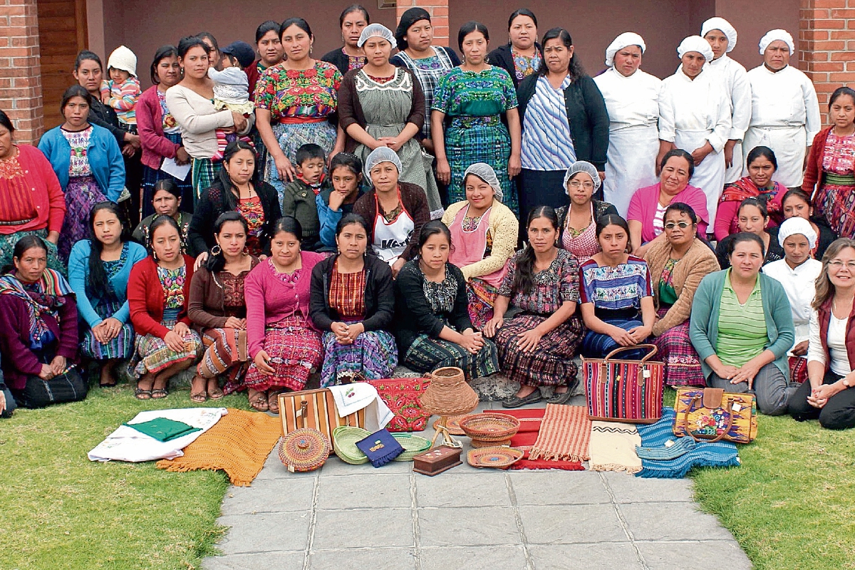 El centro  de capacitación prepara a la mujer para que tome su lugar en la sociedad.