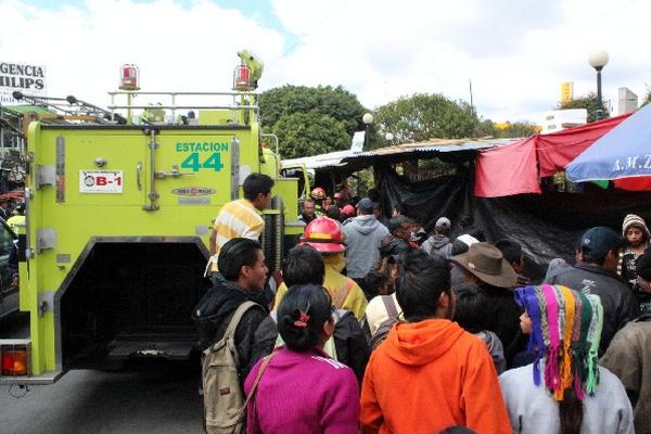 Bomberos sofocan conato de incendio.