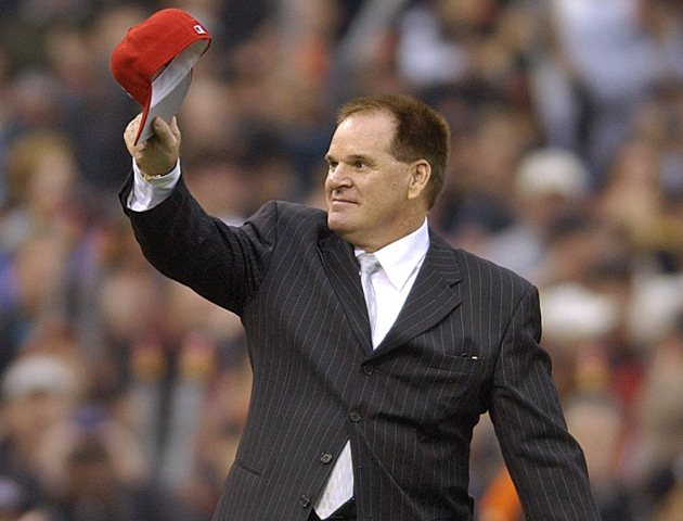 Legendario Pete Rose, está suspendido de por vida del deporte del béisbol profesional. (Foto Prensa Libre: AFP)