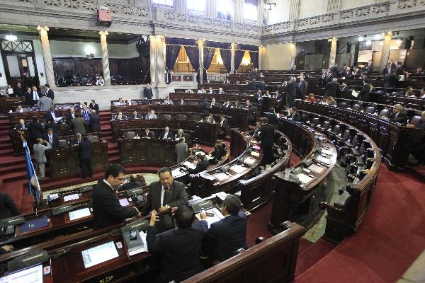 La sesión del  jueves para intentar aprobar la ley de inversión  se suspendió por falta de asistencia.