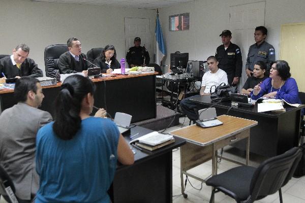 El Tribunal Tercero de Femicidio condenó este miércoles a 210 años de  prisión a Eswin Silvestre Pérez Marroquín y Ezequiel Pelén, por el  asesinato de cinco personas (Foto Prensa Libre: A. Interiano)