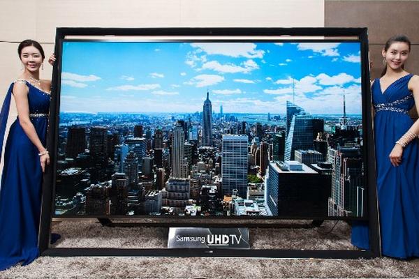 Televisión OLED de 110 pulgadas con una resolución cuatro veces mayor que las de alta definición actuales. (Foto Prensa Libre: AP)