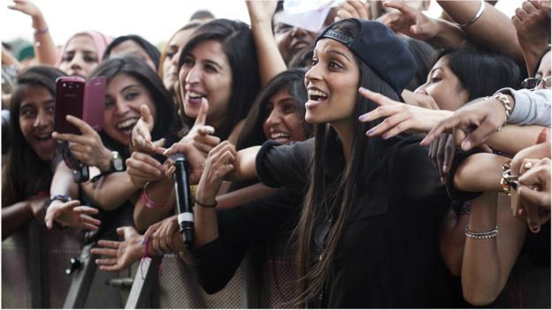 La joven tiene millones de seguidores en todo el mundo. (LILLY SINGH)