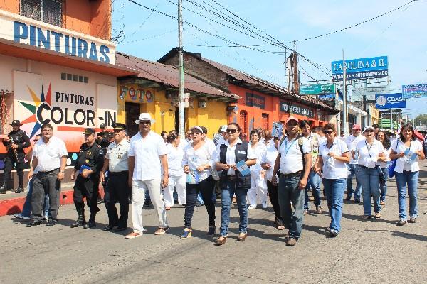 Vecinos de  Escuintla participan en caminata.