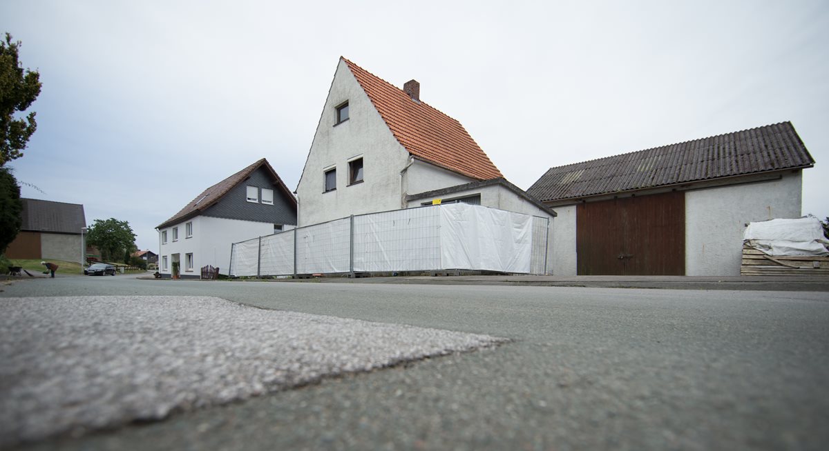 Esta es la casa donde la pareja atrajo a sus víctimas para darles muerte. (Foto Prensa Libre: AP).