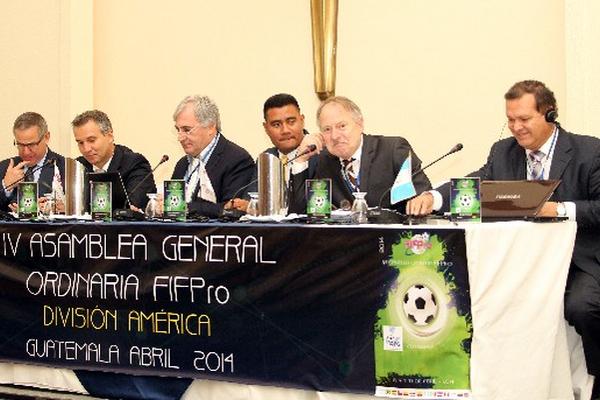 El Comité Ejecutivo completo de FIFPro, División América, estuvo presente en la actividad. (Foto Prensa Libre: Edwin Fajardo)